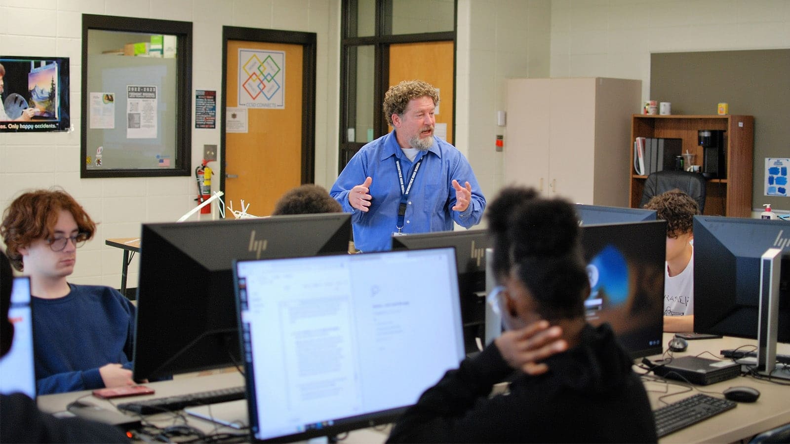 teacher and students VDI with Nvidia GPU - High-performance Virtual Desktop Infrastructure for graphics-intensive workloads.